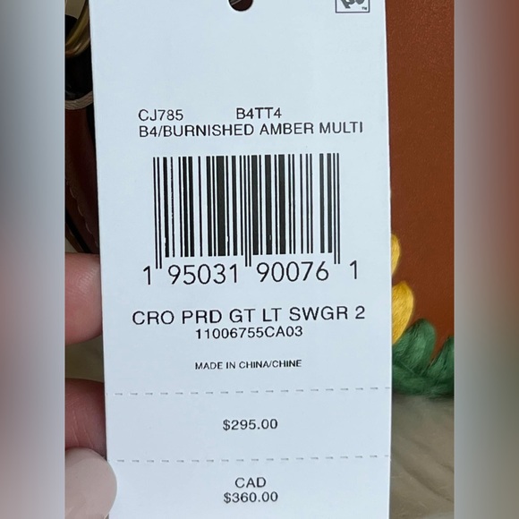 CJ785 - Coach Swinger 20 with Rainbow Crochet - Picture 11 of 12